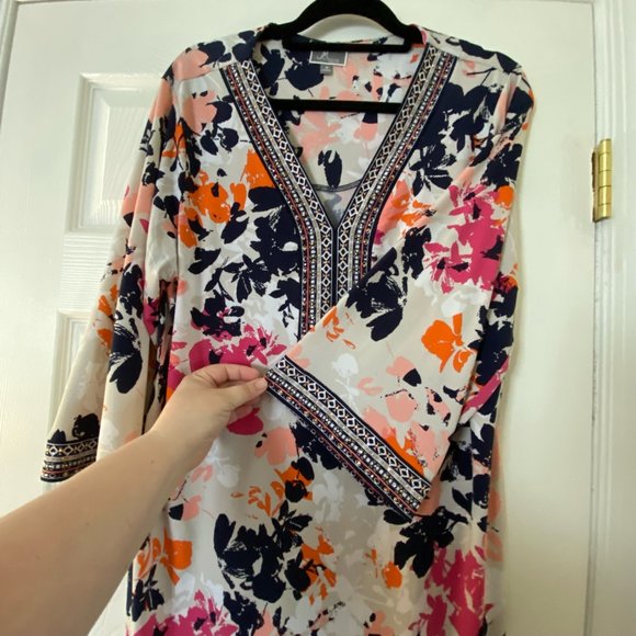 Embellished 3/4 Bell Sleeve V-Neck Tunic - Picture 4 of 5